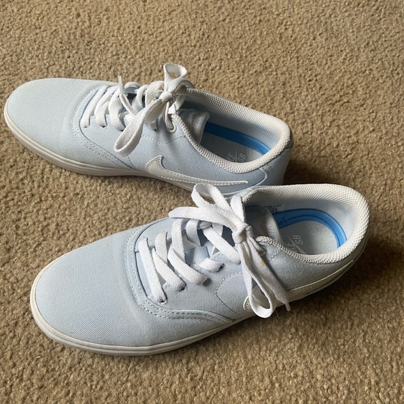 Nike SB skateboard shoes -womens - Picture 1 of 4